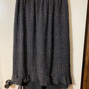 Ladies plus size black skirt, size 18 W